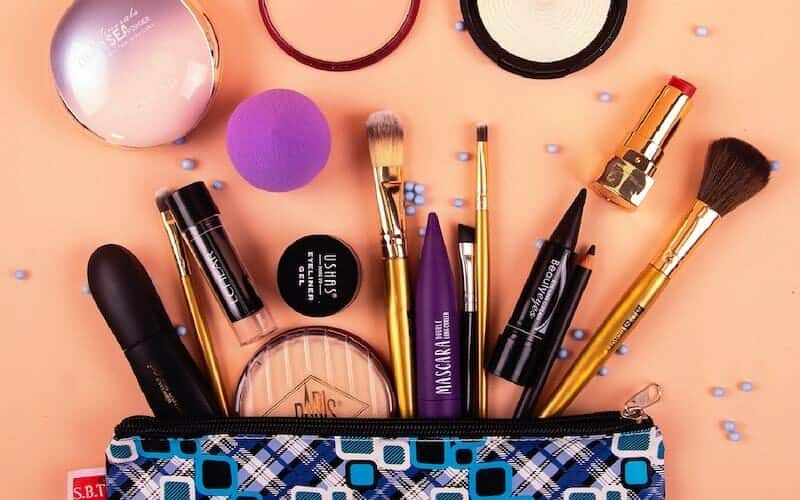 Gift Ideas for Makeup Lovers and Beauty