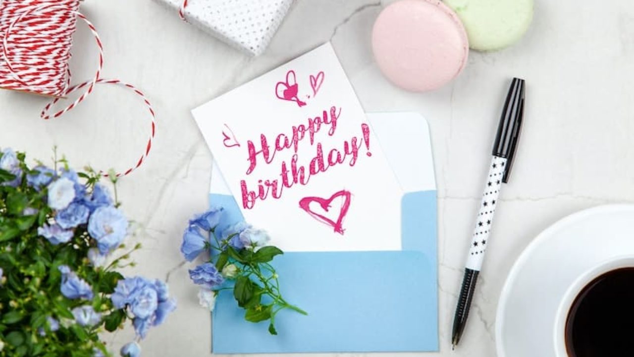 What To Write In A Birthday Card 48 Birthday Messages And Wishes Ftd Com
