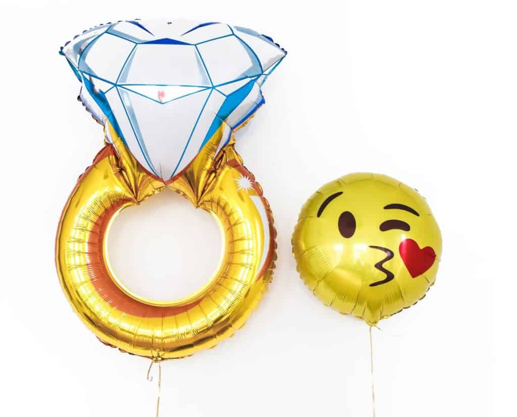 wedding-ring-balloons
