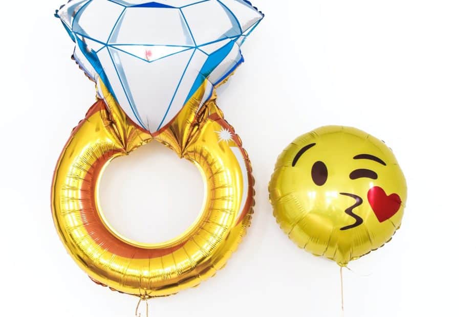 wedding-ring-balloons